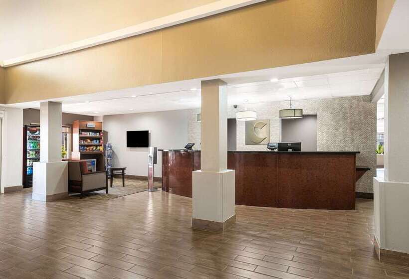 فندق Comfort Suites Forsyth Near I75