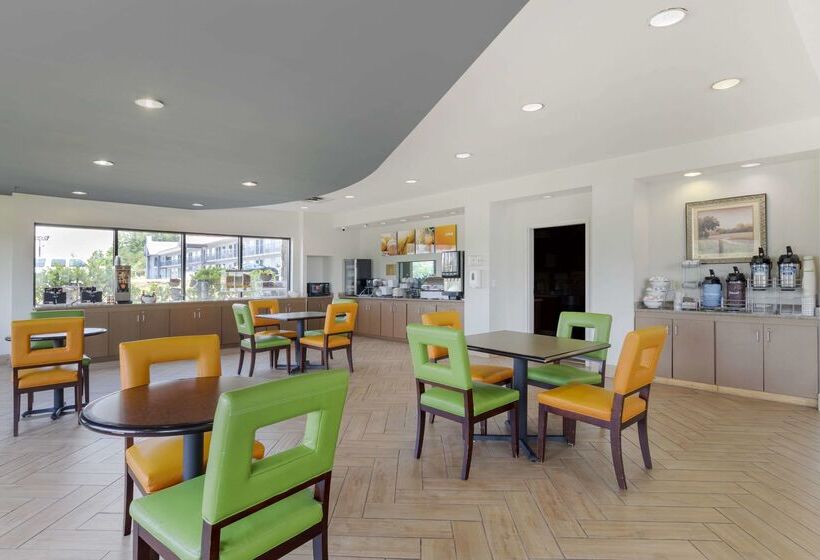 فندق Comfort Suites Kodak Sevierville