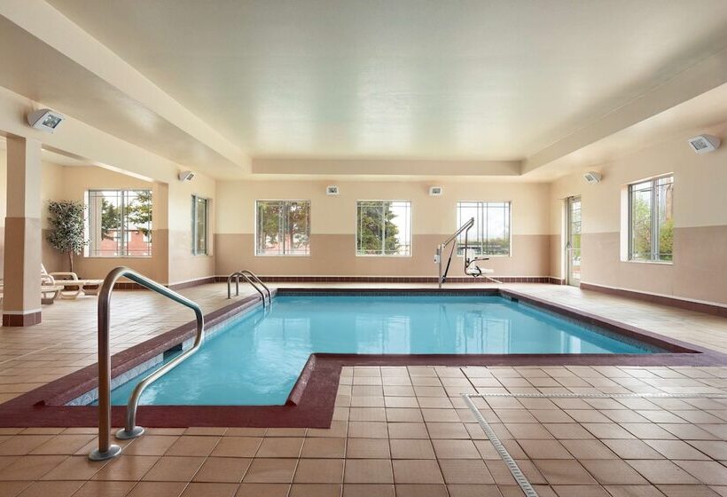 فندق Country Inn & Suites By Radisson, Columbia, Mo