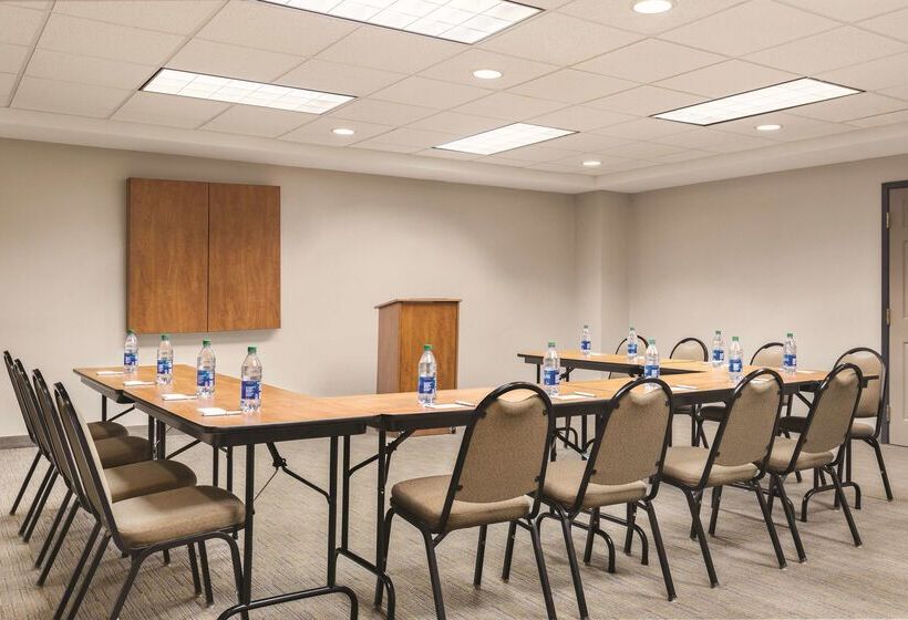 فندق Country Inn & Suites By Radisson, Conyers, Ga