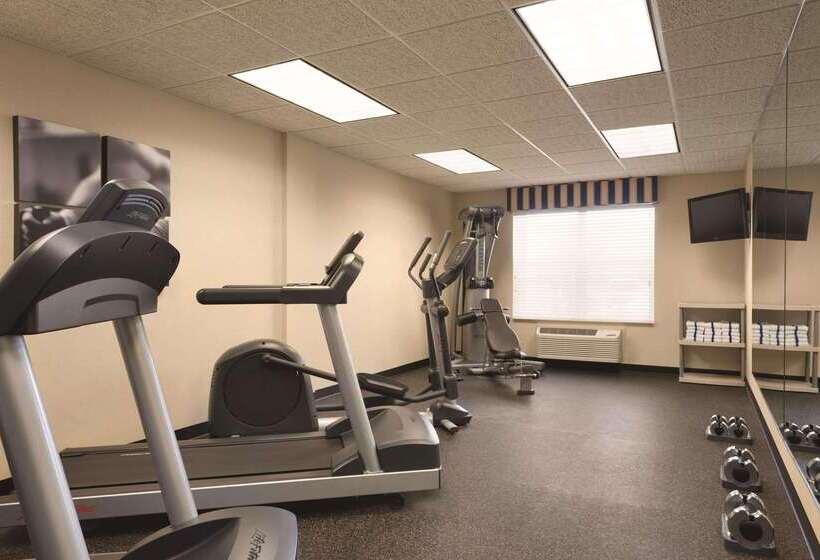 فندق Country Inn & Suites By Radisson, Shoreview, Mn