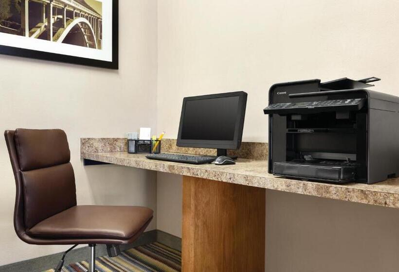 בית מלון כפרי Country Inn & Suites By Radisson, Wytheville, Va