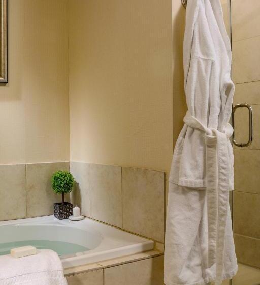 فندق Courtyard Burlington Harbor