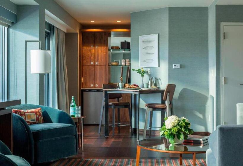 فندق Courtyard Burlington Harbor