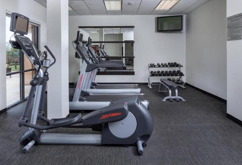 هتل Courtyard By Marriott Anniston Oxford