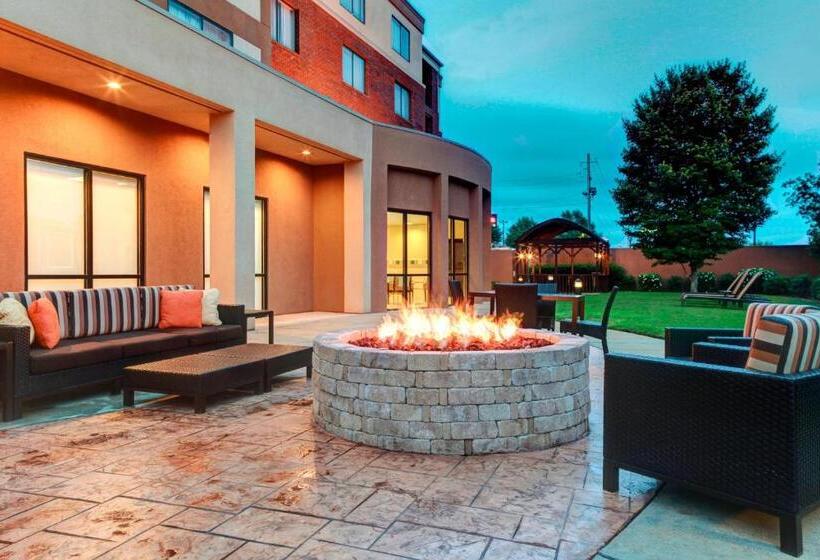 هتل Courtyard By Marriott Anniston Oxford