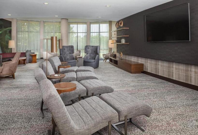 هتل Courtyard By Marriott Anniston Oxford