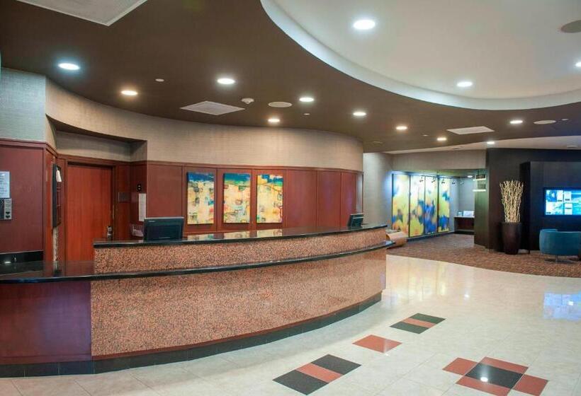 בית מלון כפרי Courtyard By Marriott Pensacola Downtown