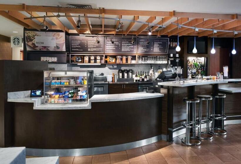 호텔 Courtyard By Marriott Portland Airport