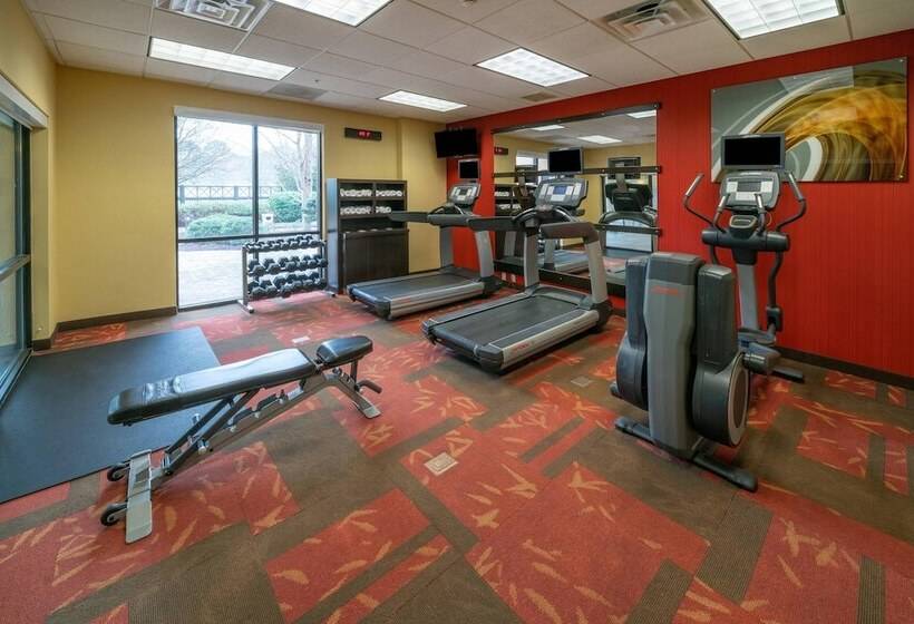 فندق Courtyard By Marriott Salisbury
