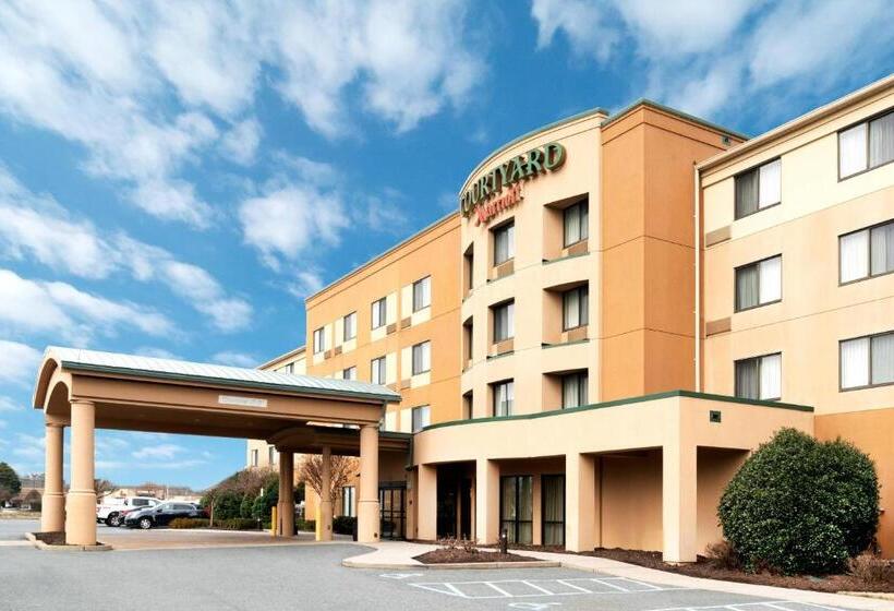 فندق Courtyard By Marriott Salisbury