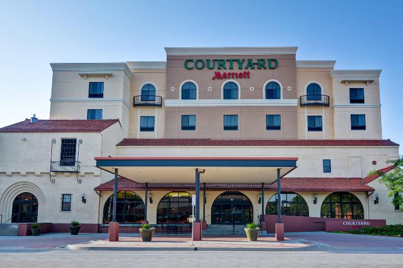 호텔 Courtyard By Marriott Wichita At Old Town