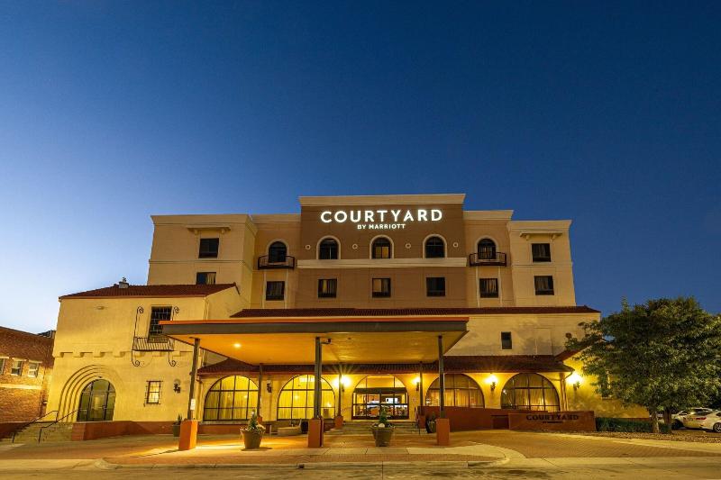 호텔 Courtyard By Marriott Wichita At Old Town