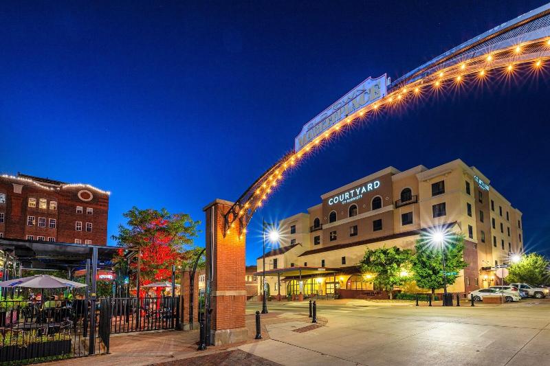 호텔 Courtyard By Marriott Wichita At Old Town