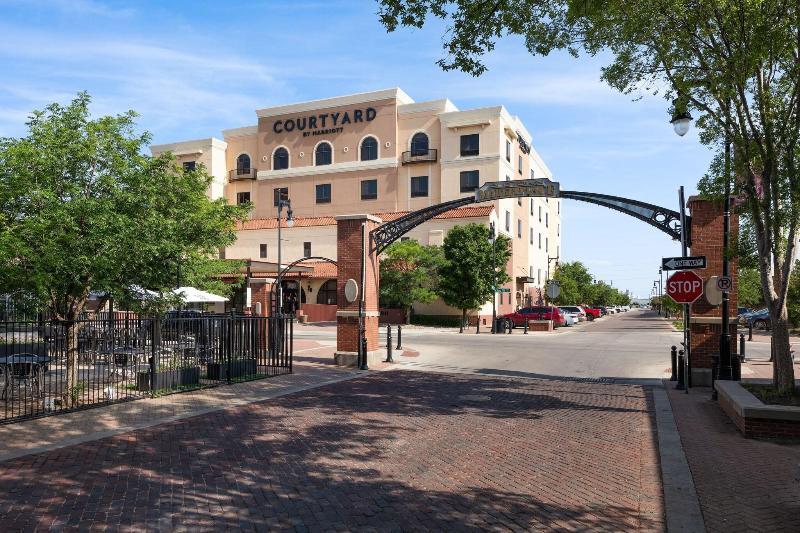 호텔 Courtyard By Marriott Wichita At Old Town