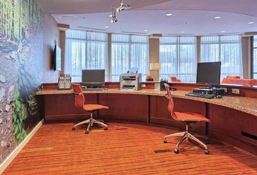 Отель Courtyard By Marriott Harrisburg West/mechanicsburg