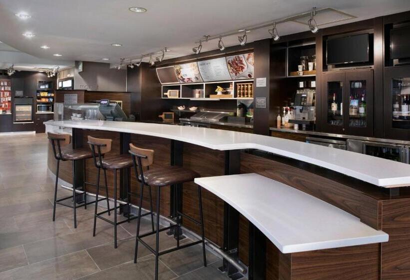 فندق Courtyard Memphis Collierville