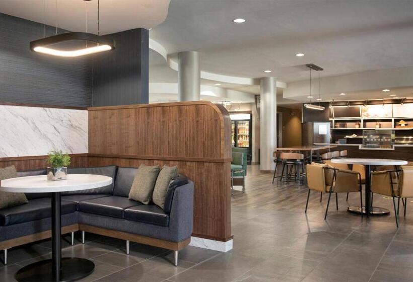 فندق Courtyard Memphis Collierville