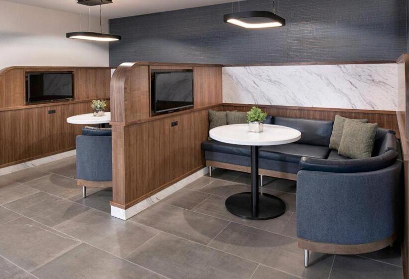 فندق Courtyard Memphis Collierville