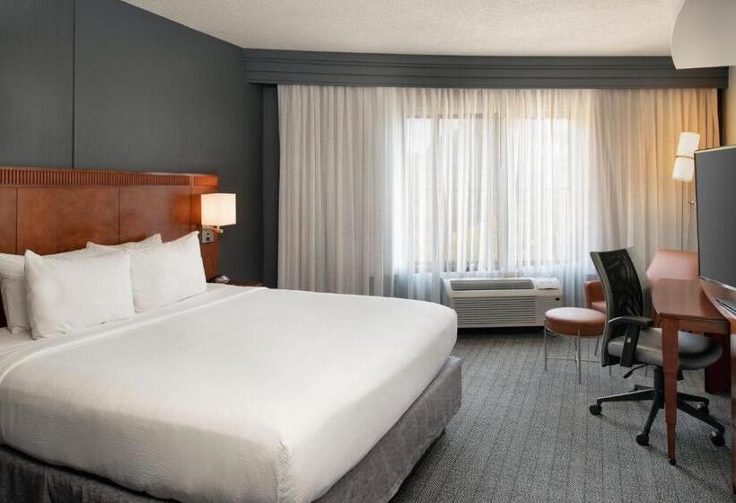 فندق Courtyard Memphis Collierville