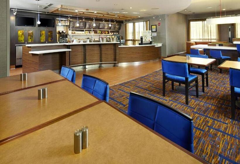 فندق Courtyard Pittsburgh Greensburg