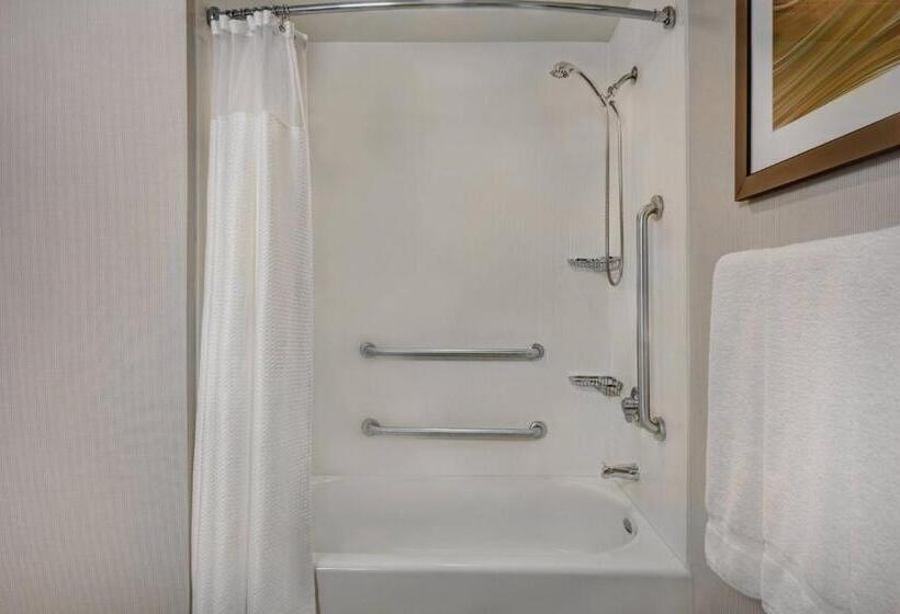 فندق Courtyard Republic Airport Long Island/farmingdale