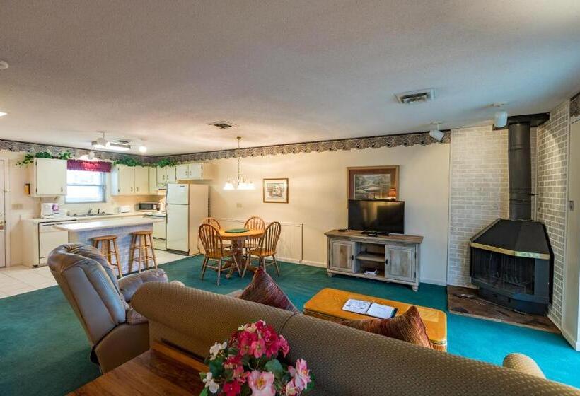 فندق Crown Resorts At Lake Tansi West