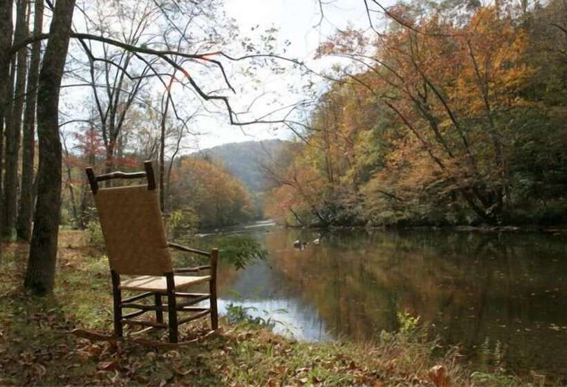 فندق Dancing Bear Lodge