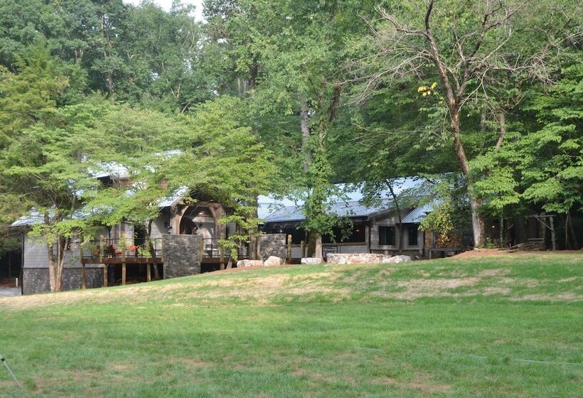 فندق Dancing Bear Lodge