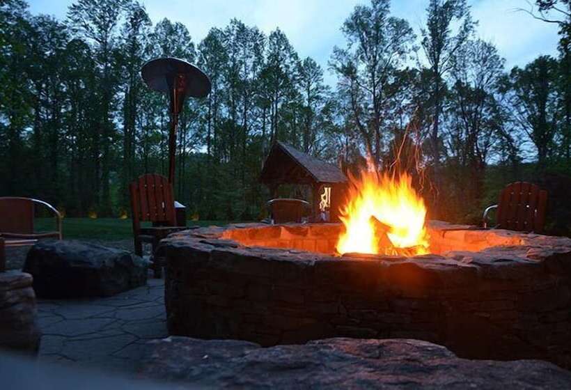 فندق Dancing Bear Lodge