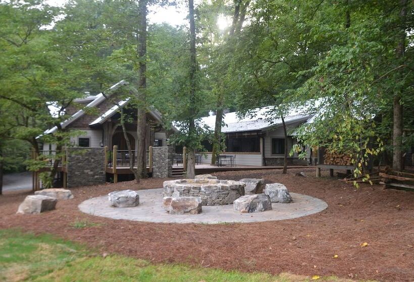 فندق Dancing Bear Lodge