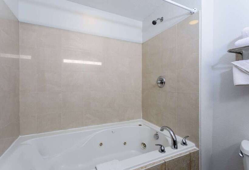 فندق Days Inn & Suites By Wyndham Lakeland