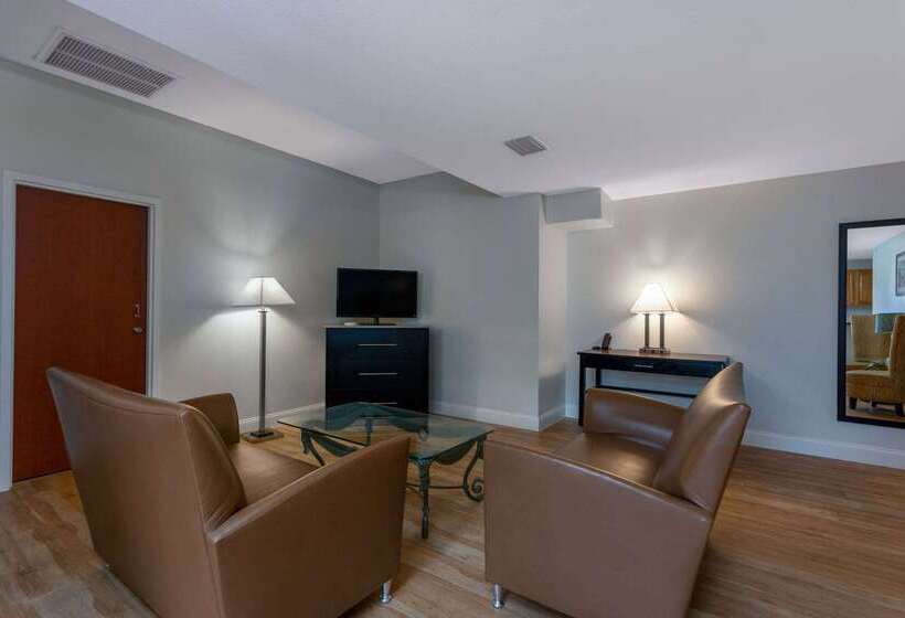 فندق Days Inn & Suites By Wyndham Lakeland