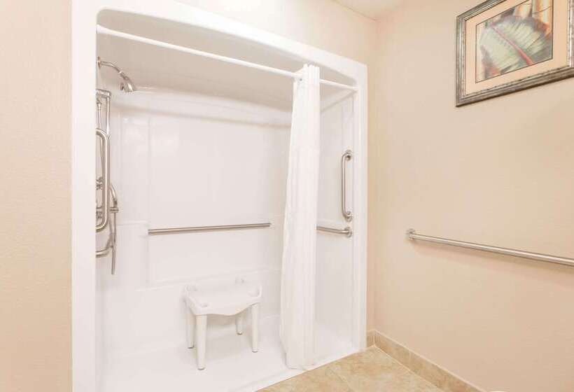 فندق Days Inn & Suites By Wyndham Lakeland