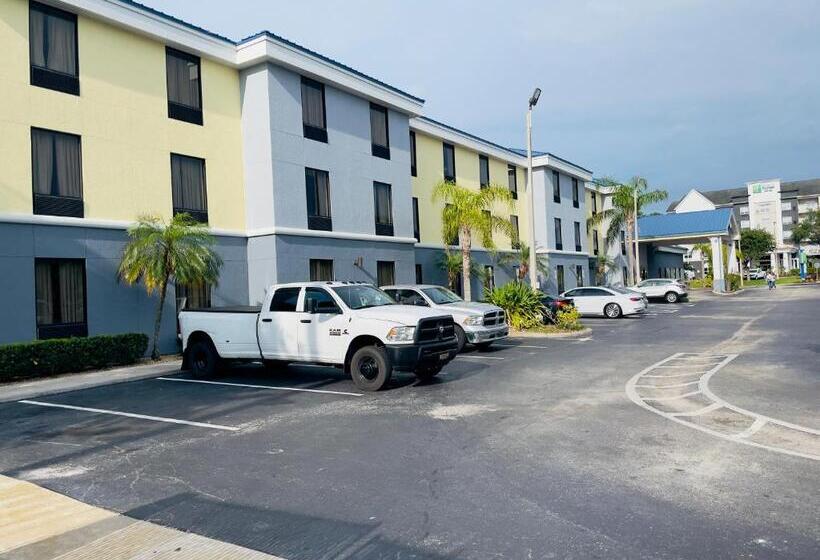 فندق Days Inn & Suites By Wyndham Lakeland