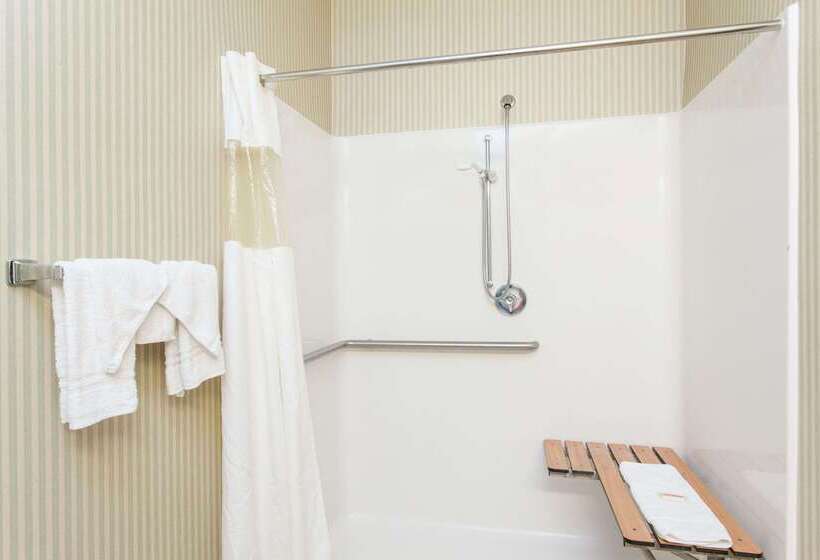 فندق Days Inn & Suites By Wyndham Seaford