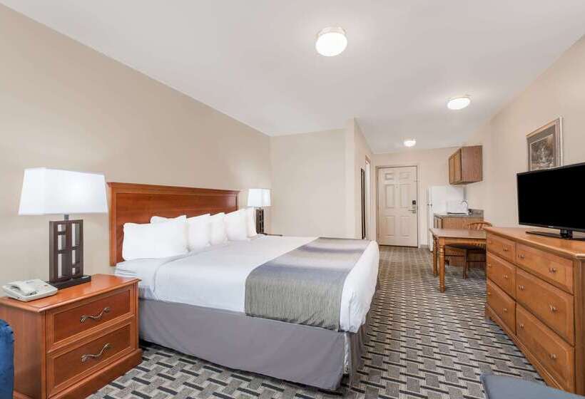 בית מלון כפרי Days Inn & Suites By Wyndham Sellersburg