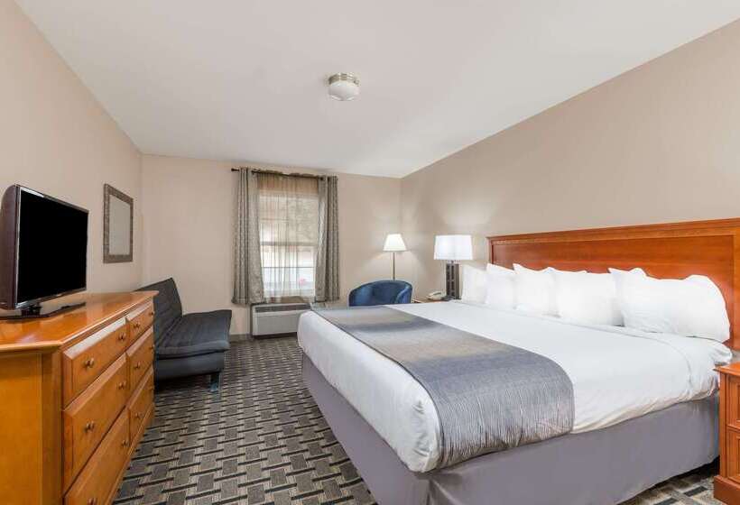 בית מלון כפרי Days Inn & Suites By Wyndham Sellersburg