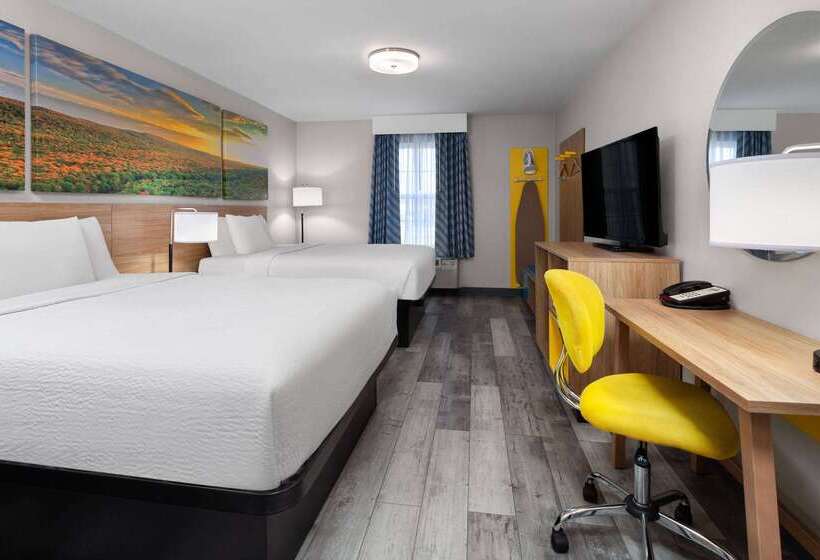 فندق Days Inn & Suites By Wyndham Sellersburg