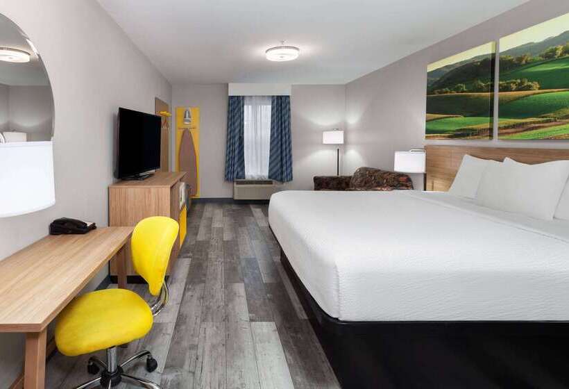 فندق Days Inn & Suites By Wyndham Sellersburg