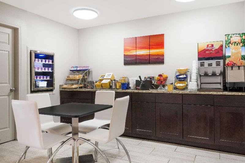 فندق Days Inn & Suites By Wyndham Sellersburg