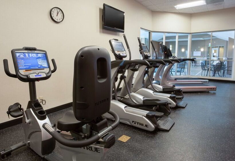 בית מלון כפרי Drury Inn & Suites Columbus Grove City