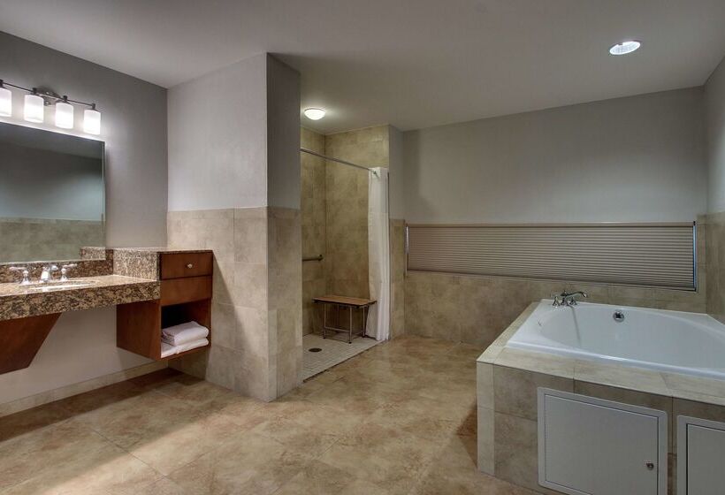 Drury Plaza Hotel San Antonio Riverwalk