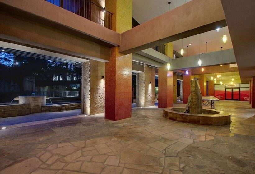 Drury Plaza Hotel San Antonio Riverwalk