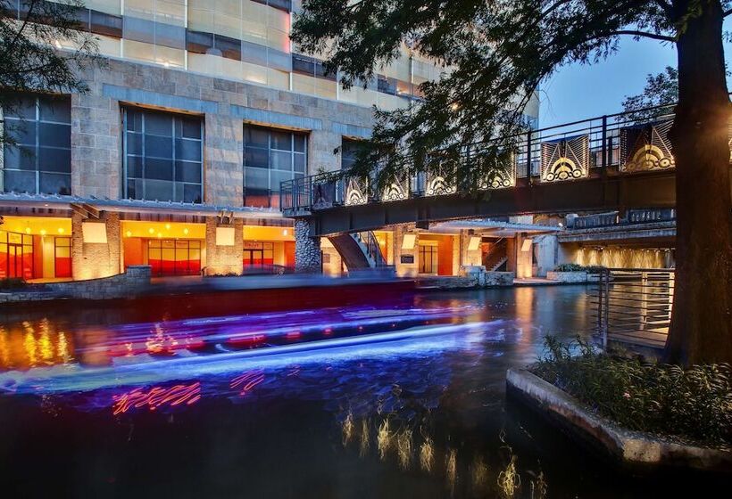 Drury Plaza Hotel San Antonio Riverwalk