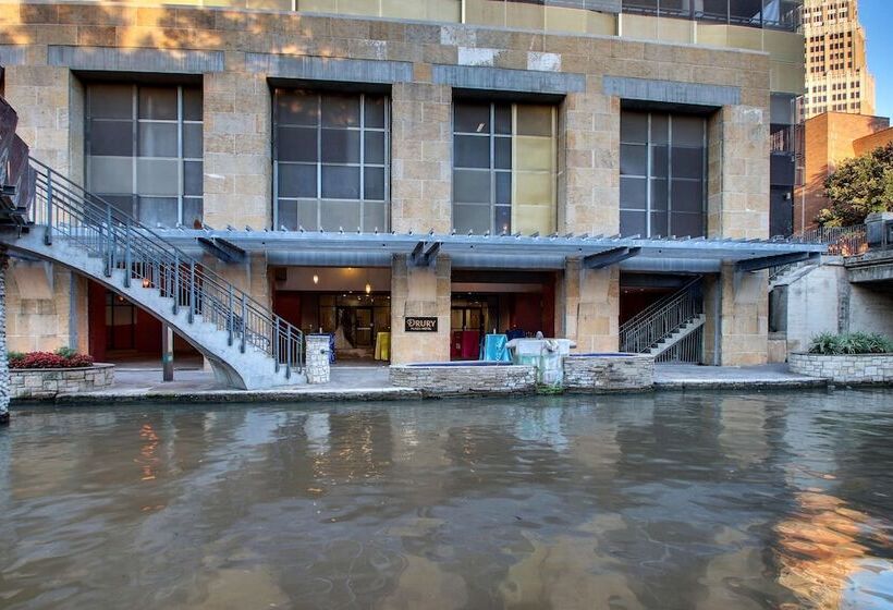 Drury Plaza Hotel San Antonio Riverwalk