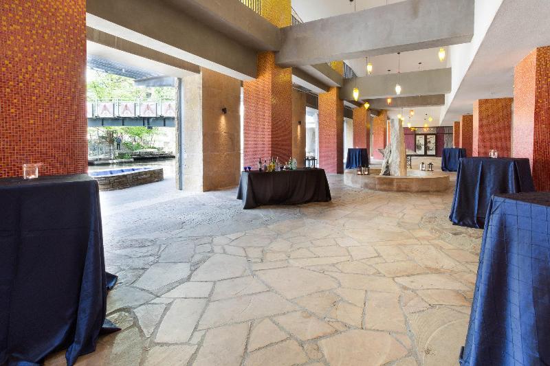Drury Plaza Hotel San Antonio Riverwalk