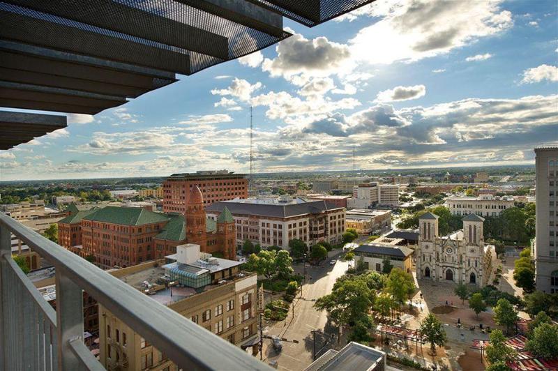 Drury Plaza Hotel San Antonio Riverwalk