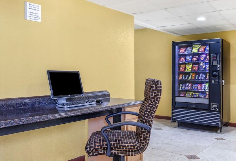 فندق Rose City Inn & Suites