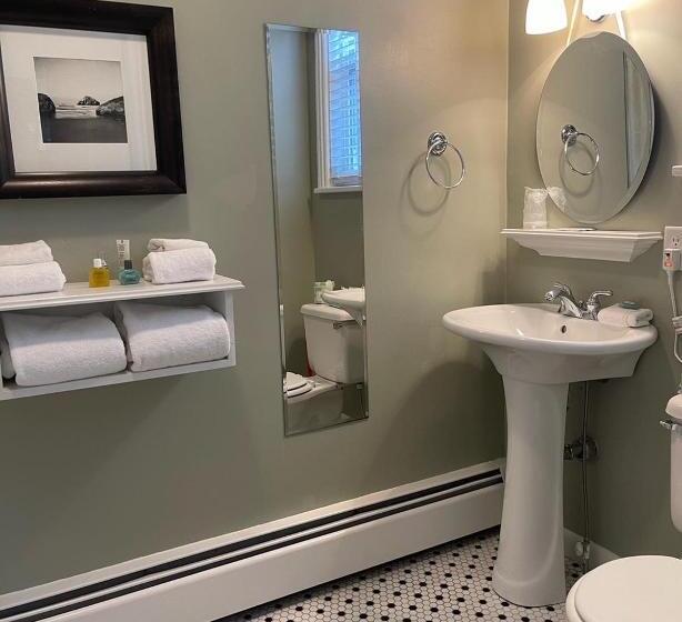 Essex Street Inn & Suites, Ascend Hotel Collection